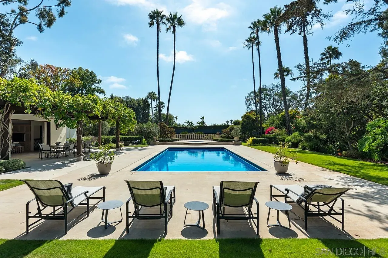 Original real estate listing photograph