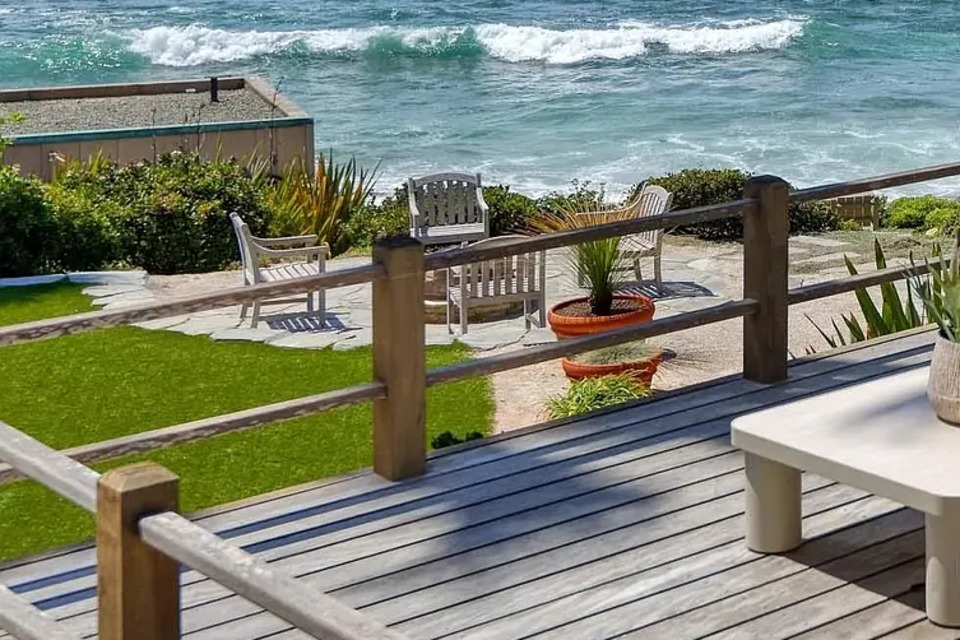 Oceanfront terrace — Picture Only